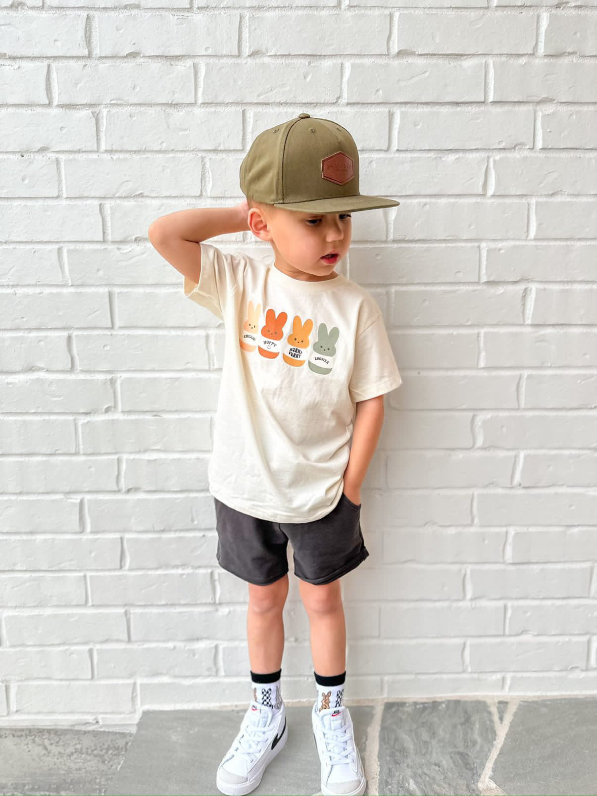 Neutral Peeps-Holiday Graphic Tee