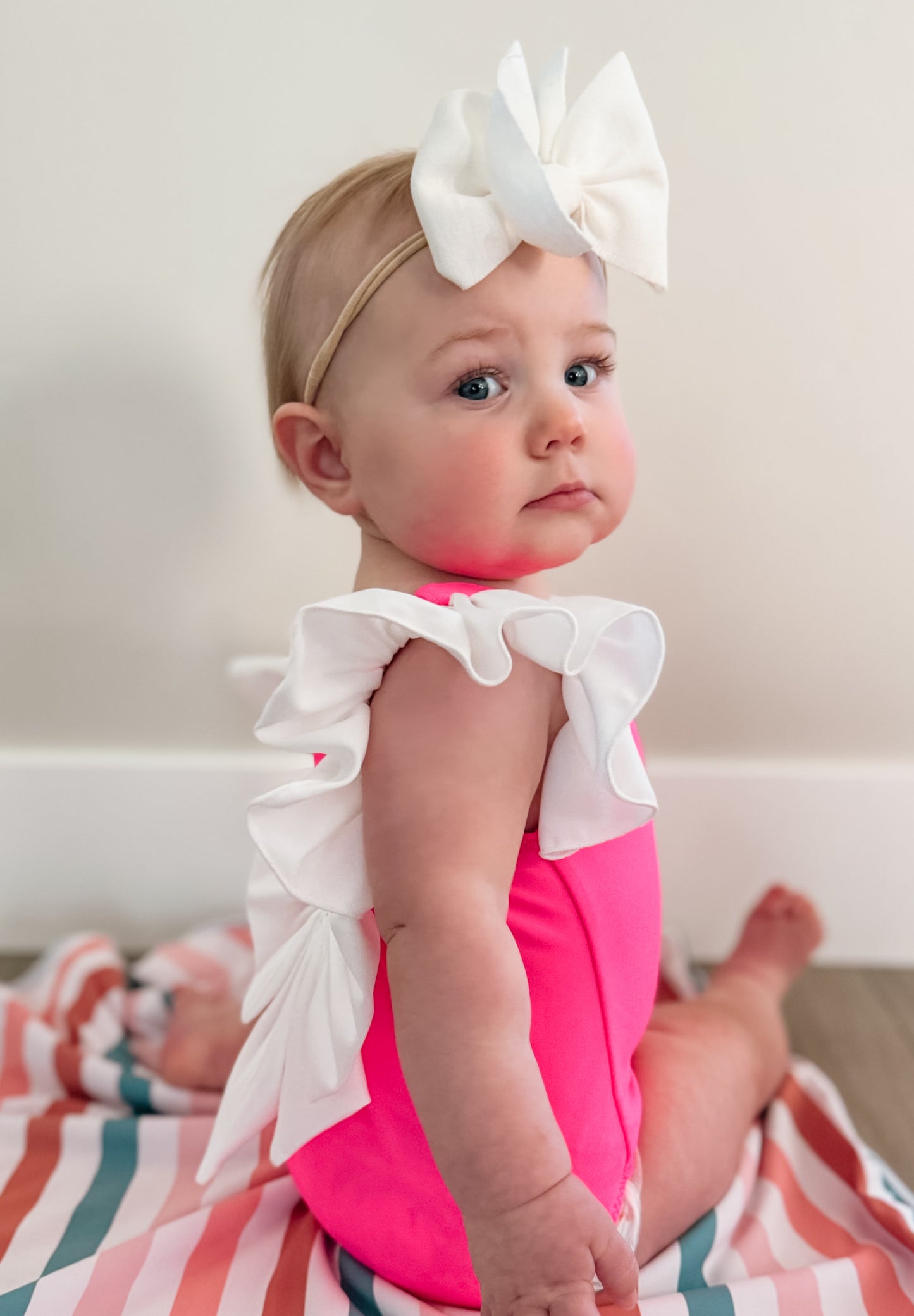 PUT A BOW ON IT - PINK & WHIITE SWIMSUIT